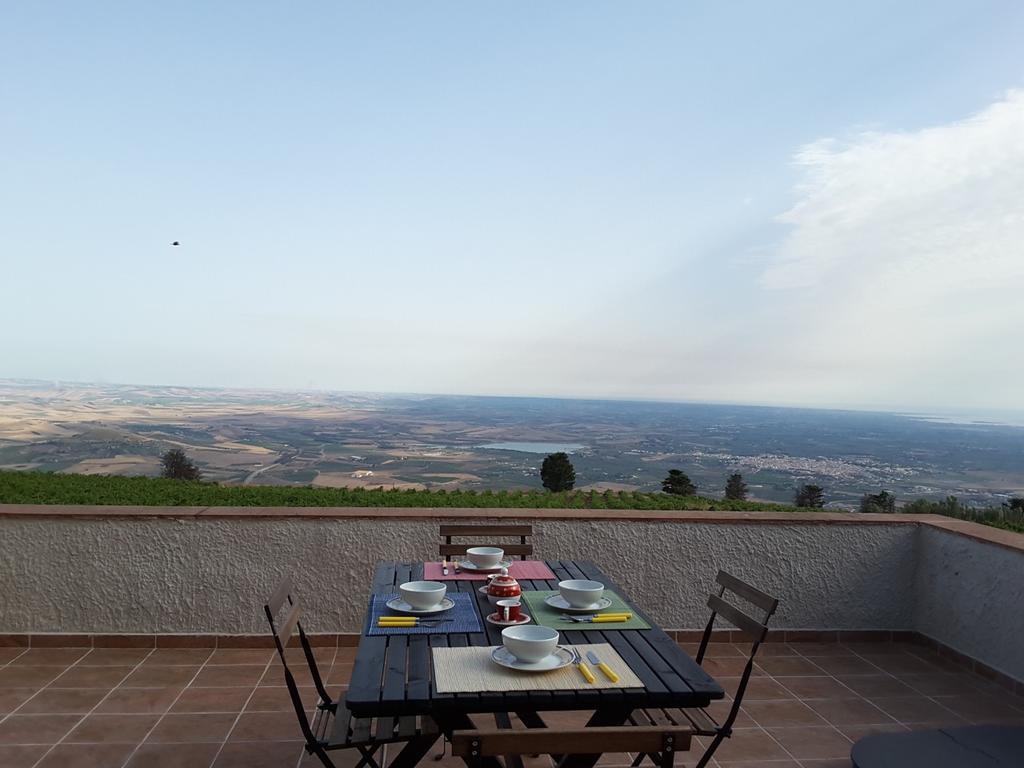 Casa Nel Vigneto Erice 게스트하우스 외부 사진